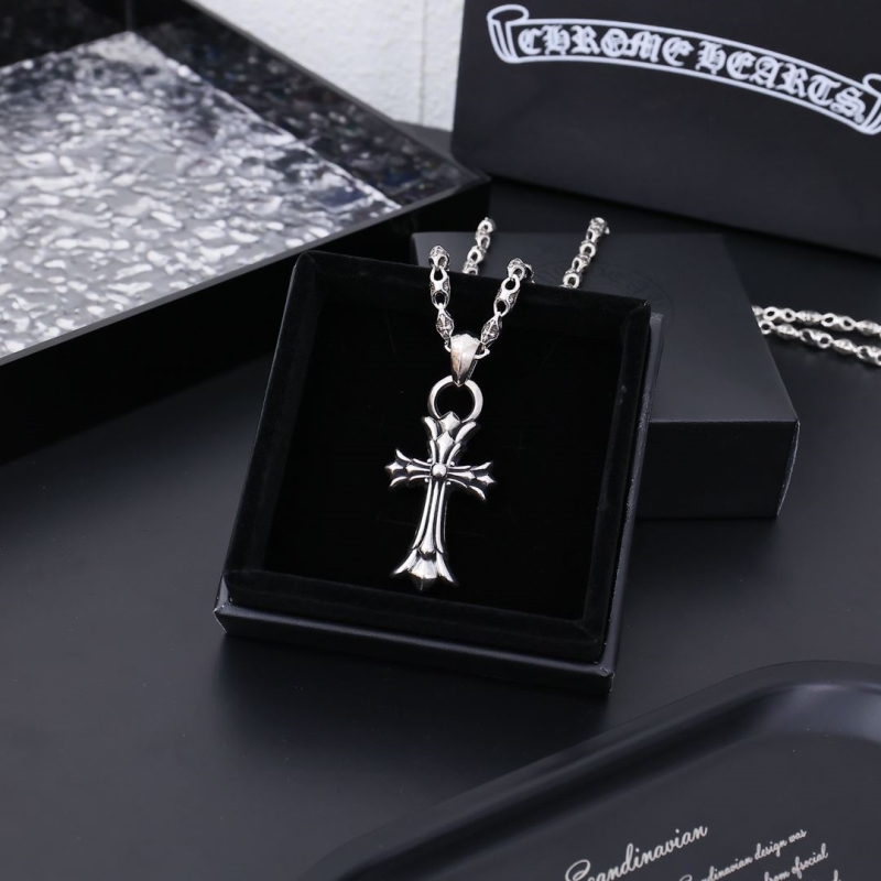 Ch**me He**ts necklaces